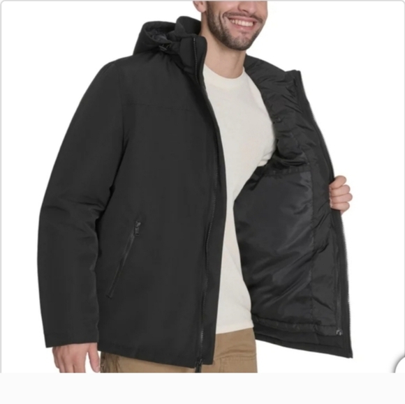 Out - Picture 4 of 5